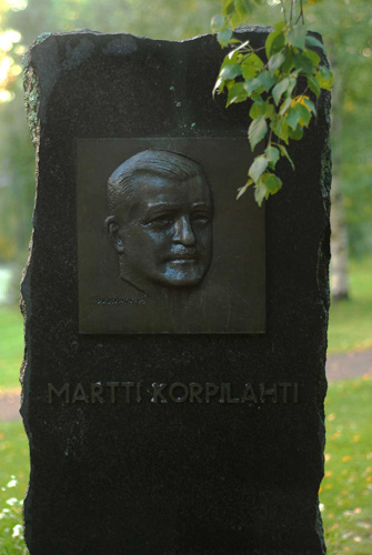 Martti Korpilahden muistomerkki